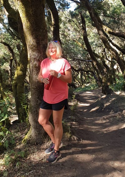 fastenwandern-Kanaren La Gomera Wald Iris